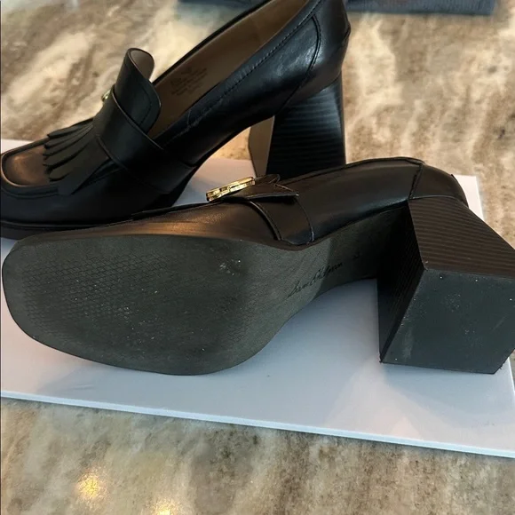 Sam Edelman Black Loafers with Gold Detail - Picture 3 of 3
